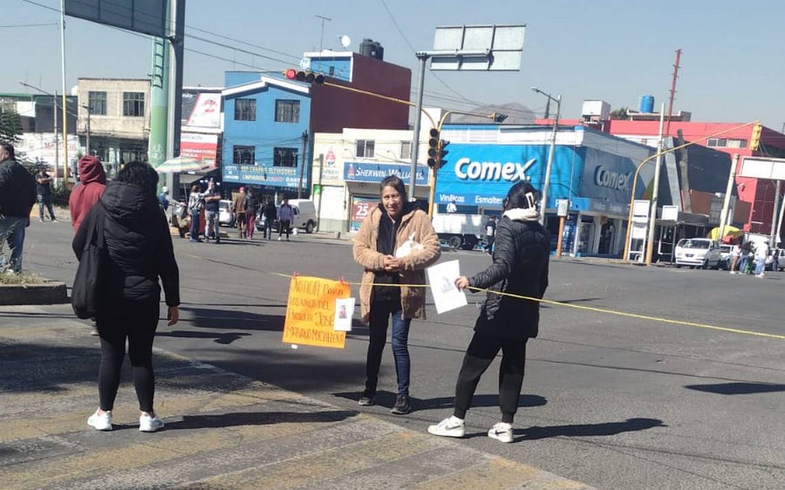 Padres De Familia Bloquean La Avenida Adolfo L Pez Mateos En Ecatepec